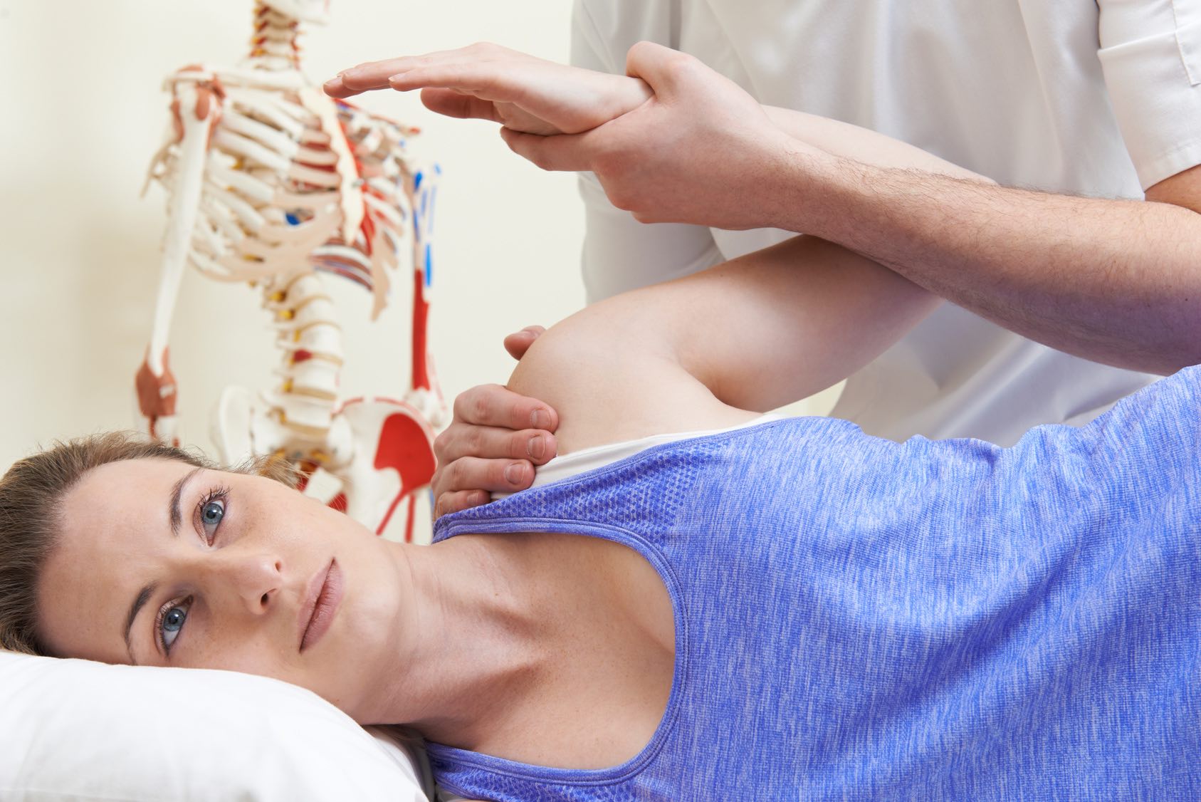 if you are suffering from shoulder pain, please visit the massage therapist
